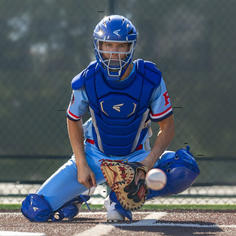 Peto articulado del set Easton Phenom