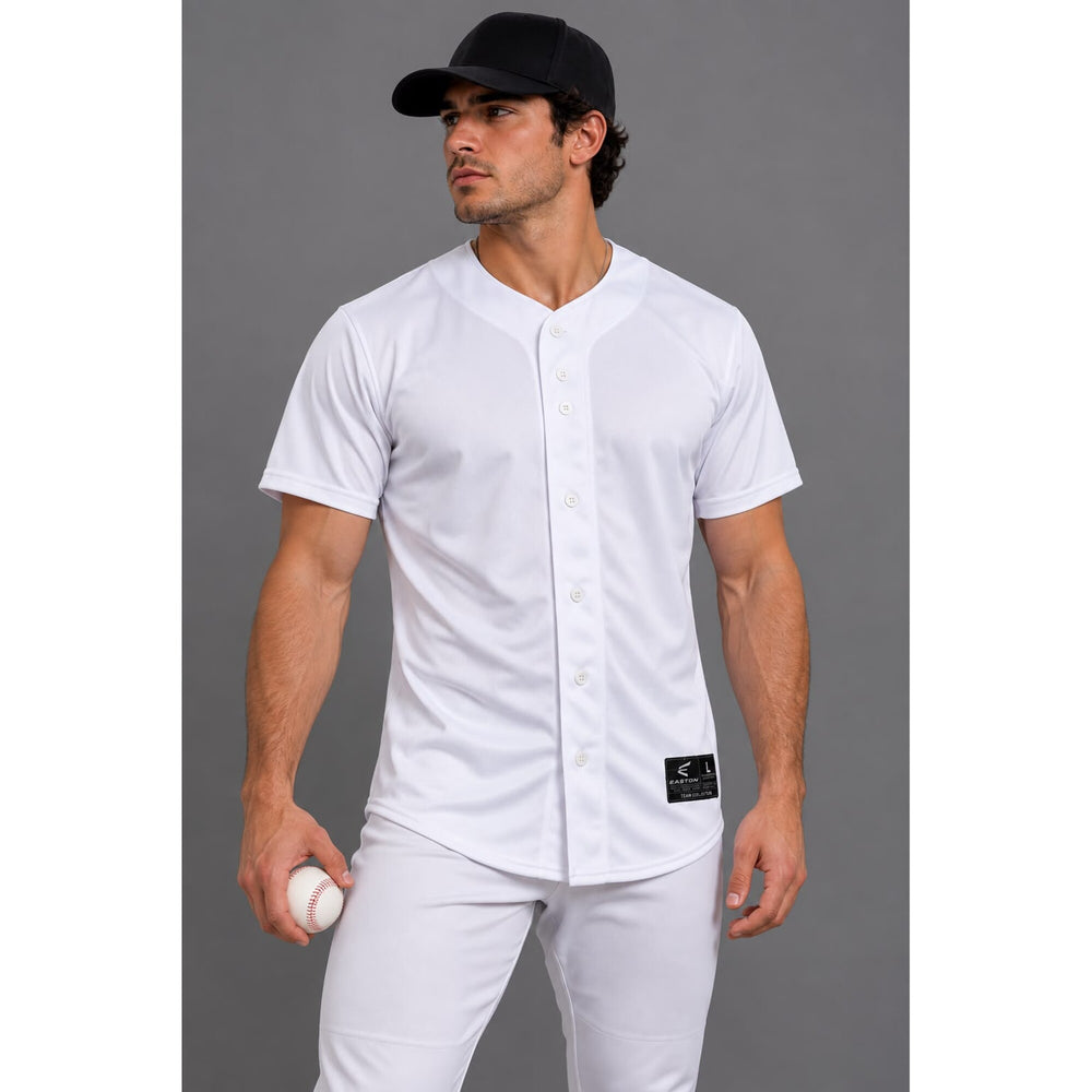 Camisola Easton Pro manga corta blanca puesta con pantalon de beisbol